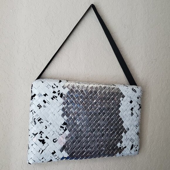 Hand Made braided envelope messenger Bag Made with sustainable recycled … - Picture 5 of 13